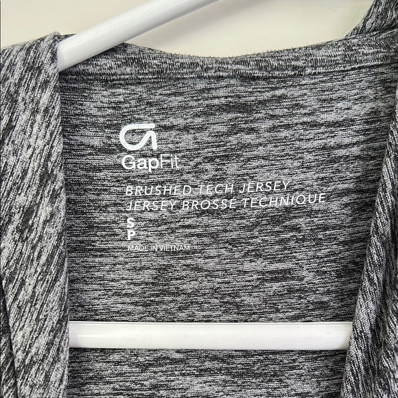 GAP Gray Sleeveless Muscle Tee - Picture 2 of 6